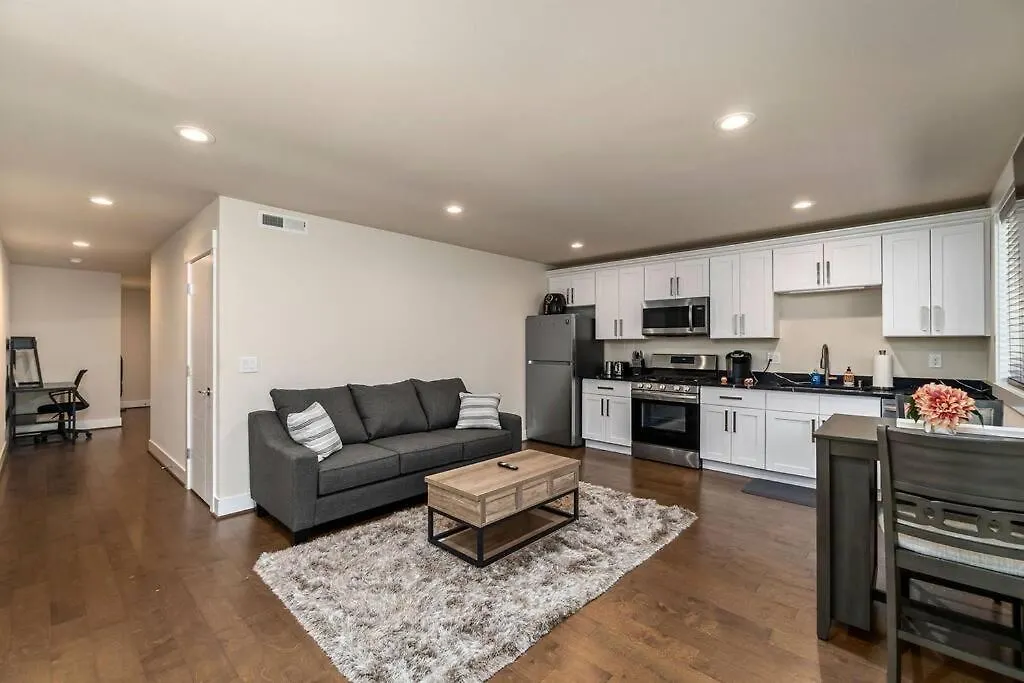 Serene 1 Bdrm, 1 Bath Apartment Seattle