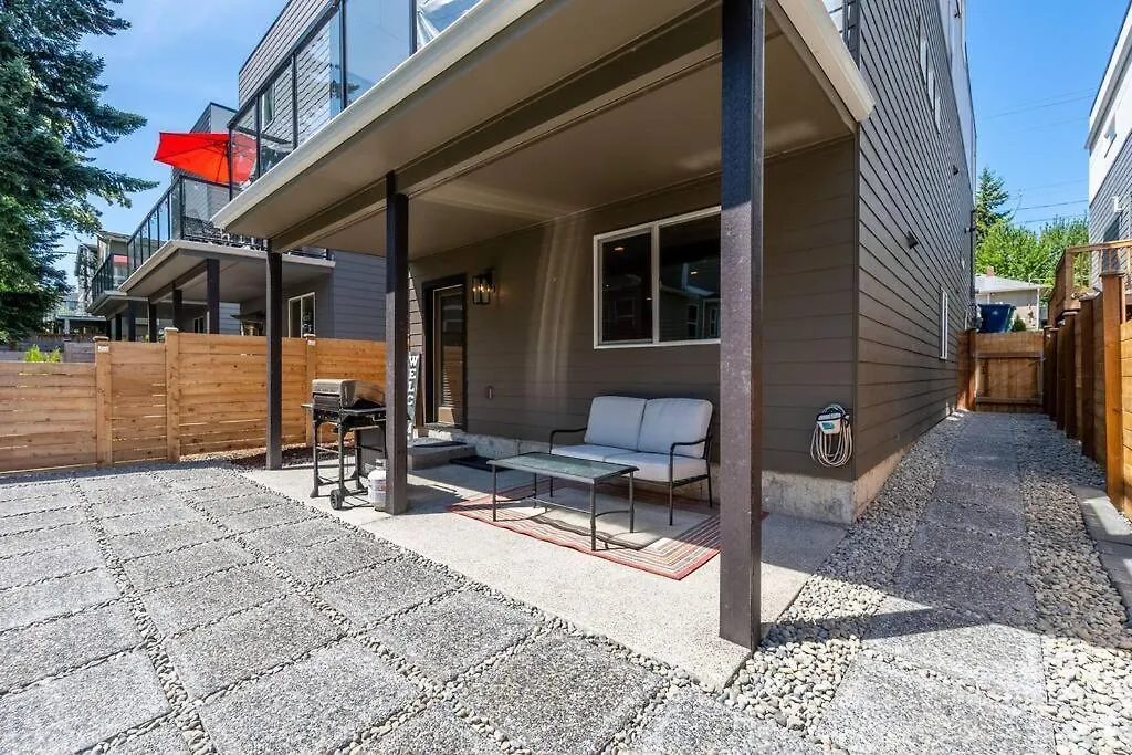 Serene 1 Bdrm, 1 Bath Apartment Seattle